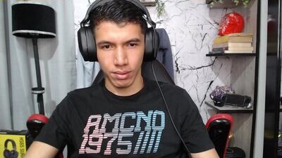 noah_89r public webcam profile photo 5