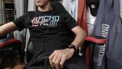 noah_89r public webcam profile photo 6