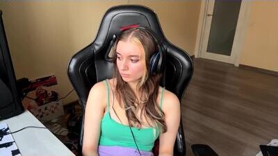norinefrymyer public webcam profile photo 5
