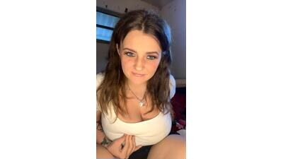 notice_marissa public webcam profile photo 4