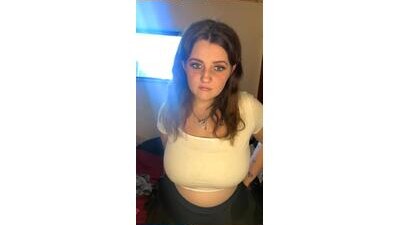 notice_marissa public webcam profile photo 8