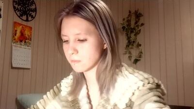 novellahartig public webcam profile photo 8