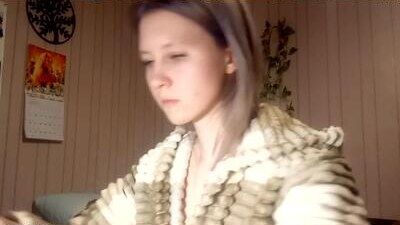 novellahartig public webcam profile photo 10