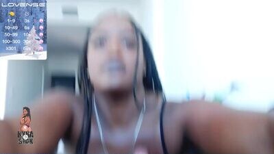 nyna_stax public webcam profile photo 4