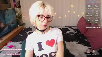 obedientt_ public webcam profile photo 3