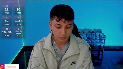 oliver_kyy public webcam profile photo 7