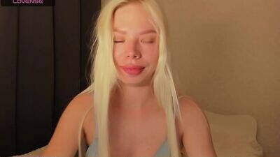 olivia_bells public webcam profile photo 2