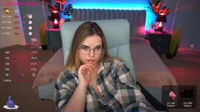 oliviamooree public webcam profile photo 4