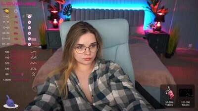 oliviamooree public webcam profile photo 5