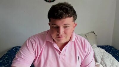 onewhiteboichub public webcam profile photo 3