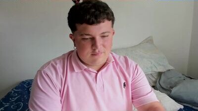 onewhiteboichub public webcam profile photo 6