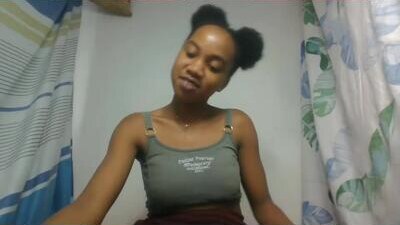 oooorazanamalala public webcam profile photo 6