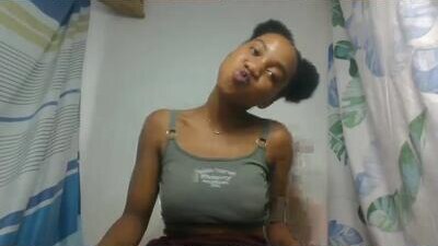 oooorazanamalala public webcam profile photo 8