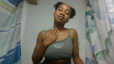 oooorazanamalala public webcam profile photo 9