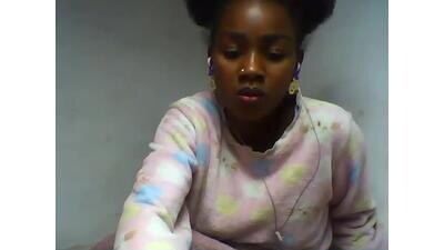 oooorazanasoa public webcam profile photo 2