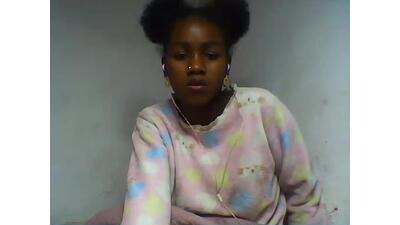 oooorazanasoa public webcam profile photo 3