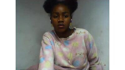 oooorazanasoa public webcam profile photo 5