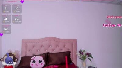 oops_yourcrotch public webcam profile photo 5