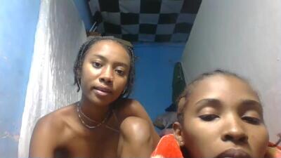 orphanie68 public webcam profile photo 2