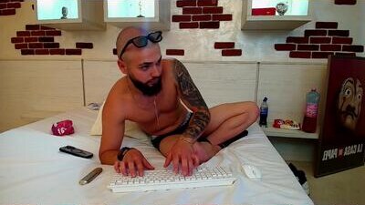 oscarwills public webcam profile photo 10