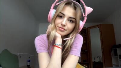 ozellagranville public webcam profile photo 3
