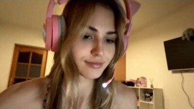 ozellagranville public webcam profile photo 9