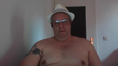 para3214 public webcam profile photo 2