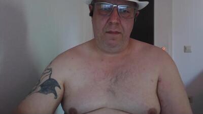 para3214 public webcam profile photo 4
