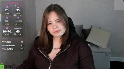 pauline_moore public webcam profile photo 7