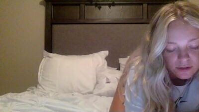 peachezzs public webcam profile photo 2