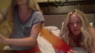 peachezzs public webcam profile photo 8