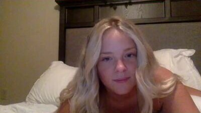 peachezzs public webcam profile photo 9