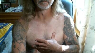perkymalenipples public webcam profile photo 3