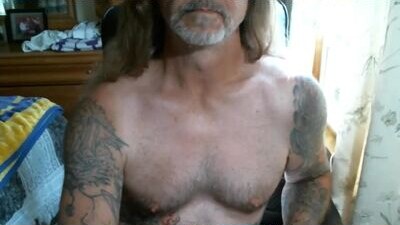 perkymalenipples public webcam profile photo 8
