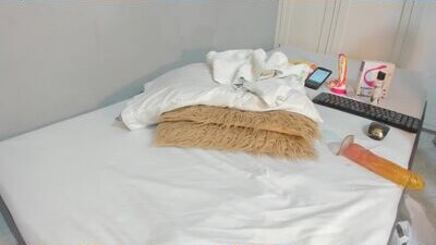 petite_ public webcam profile photo 5
