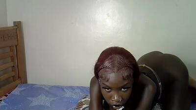 petite_lunar public webcam profile photo 2