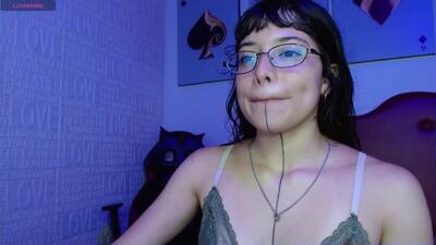 petite_melodyy public webcam profile photo 2