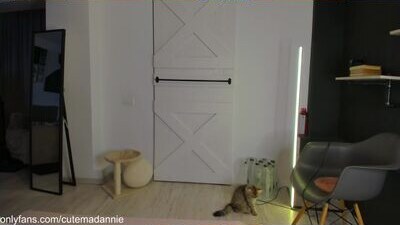 petitegonwild public webcam profile photo 10