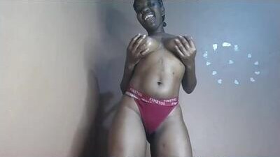petitemomma76379 public webcam profile photo 6