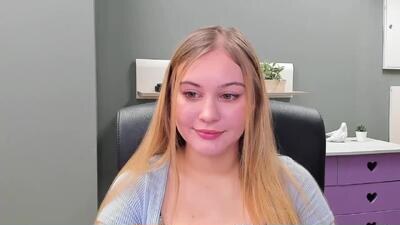 playgirl_valeria public webcam profile photo 4