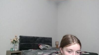 polly_luna public webcam profile photo 6