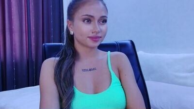 poulinn public webcam profile photo 4