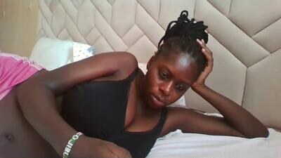 prettie_dolce public webcam profile photo 4