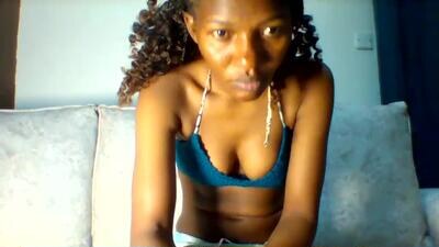 prettie_petitee public webcam profile photo 2