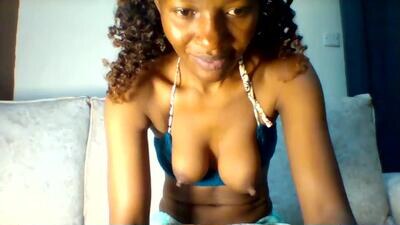 prettie_petitee public webcam profile photo 3