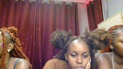 pretty_lioness_ public webcam profile photo 5
