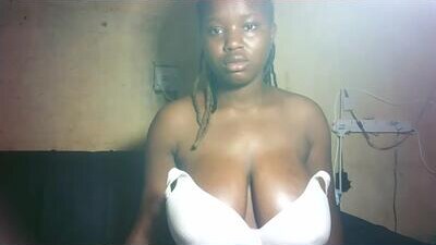 pretty_milan public webcam profile photo 7
