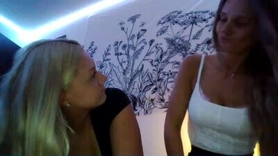 prettypoliteladies public webcam profile photo 2