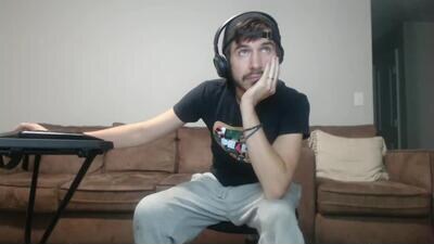 proudfishowner public webcam profile photo 2