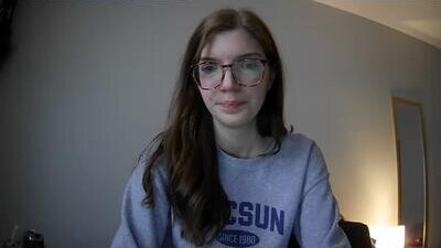 qt33 public webcam profile photo 7